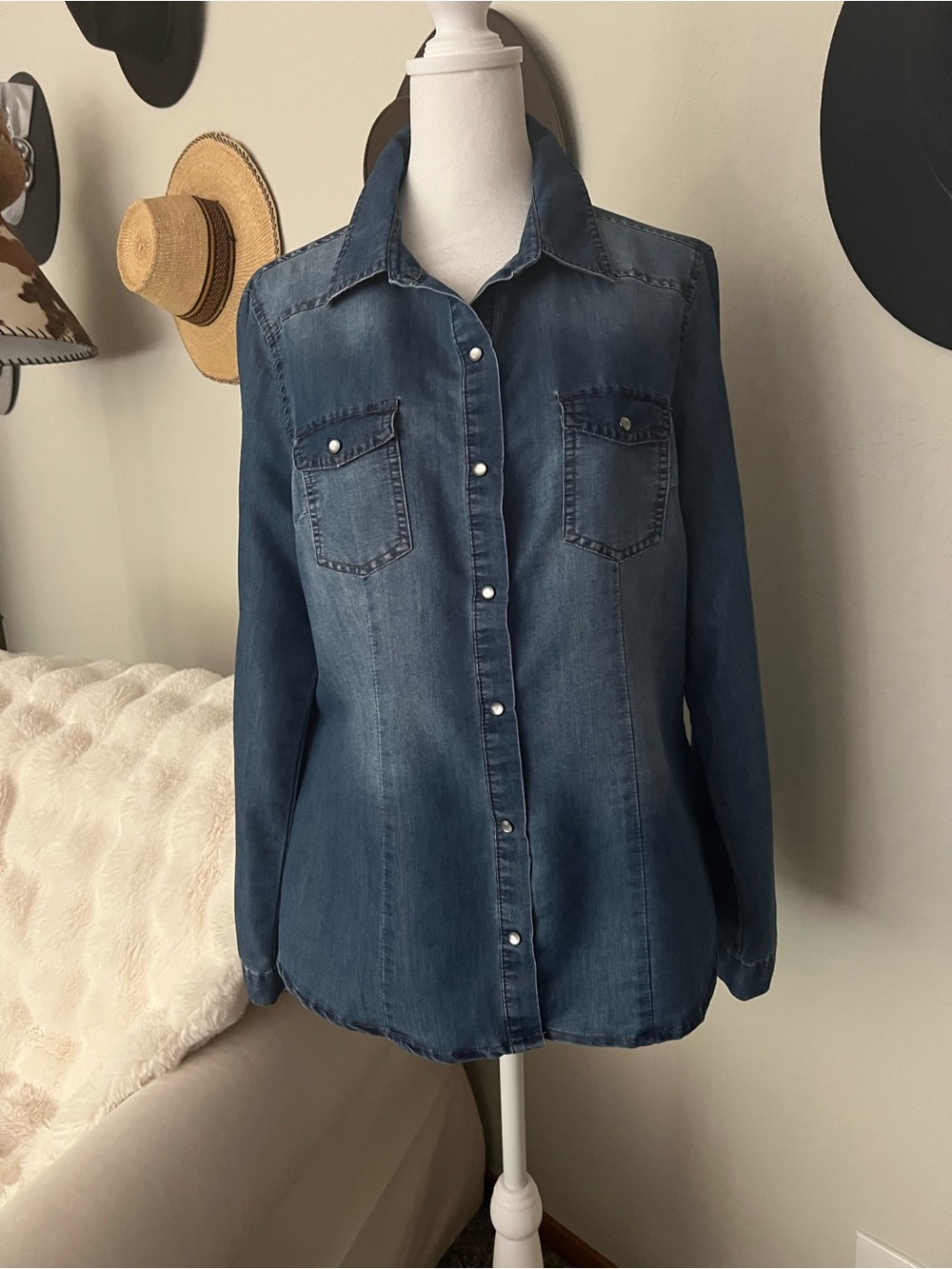 Catalini Women’s Denim Button-Front Shirt - Blue Size Medium